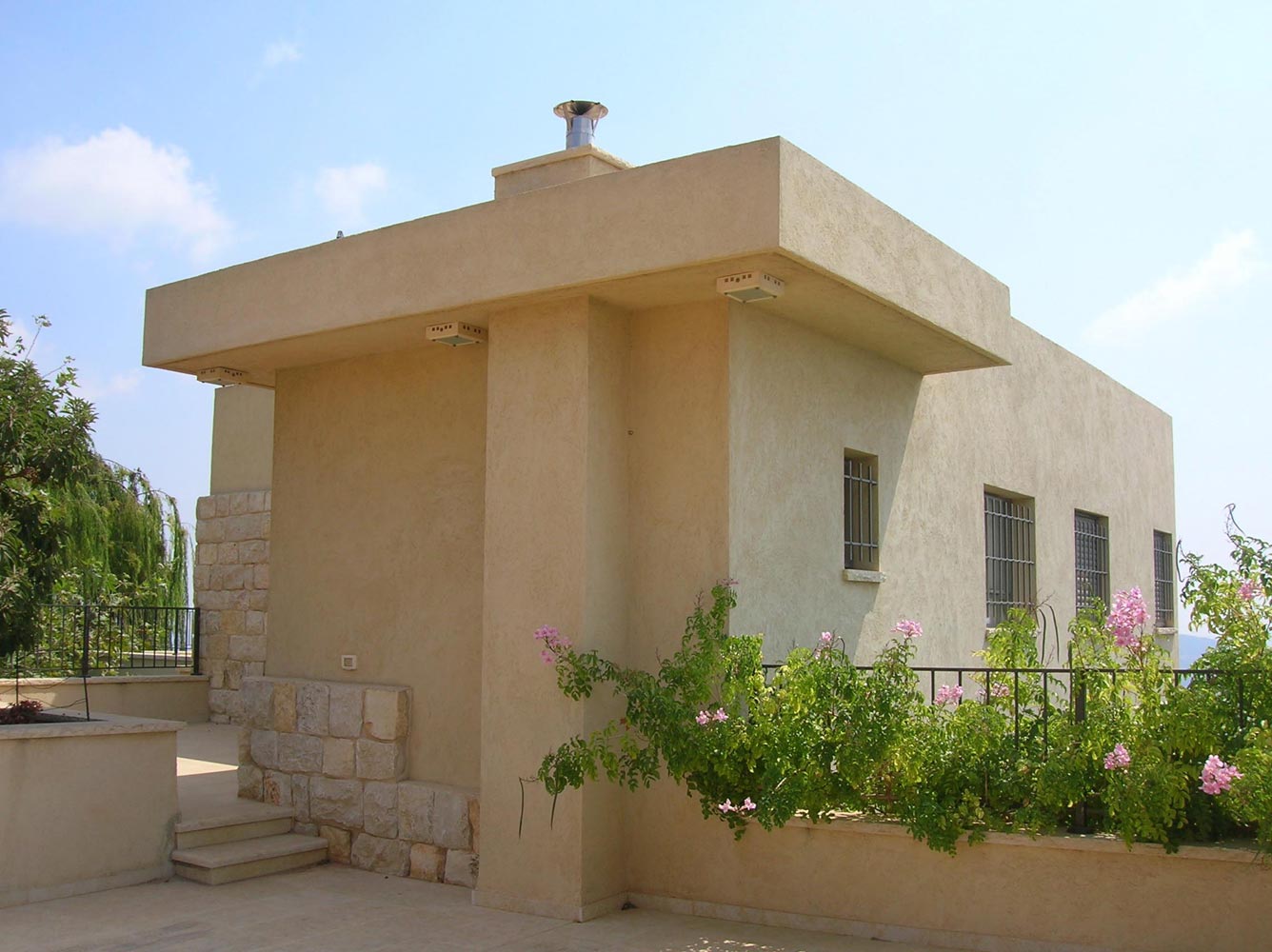 בית בלבון 2001