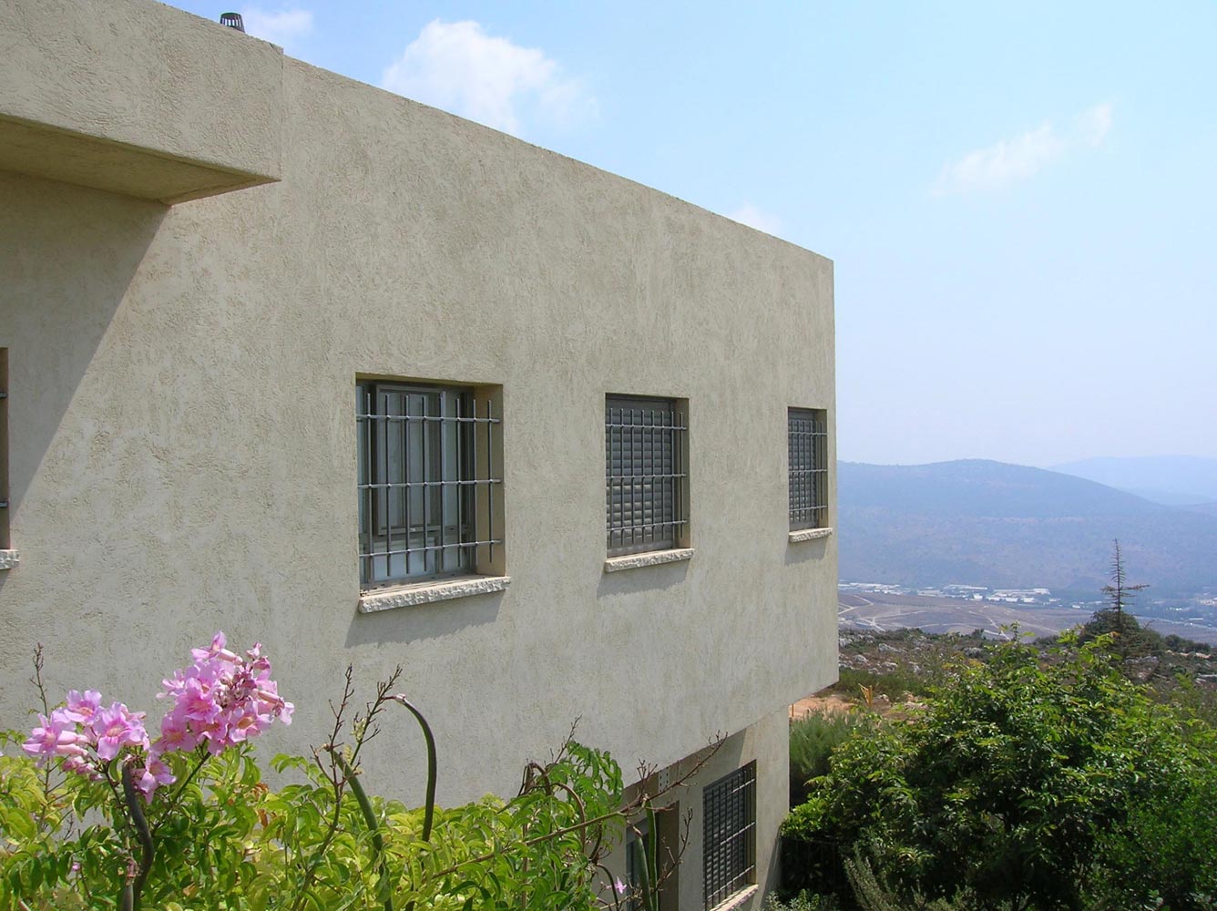 בית בלבון 2001 - טיח מינרלי